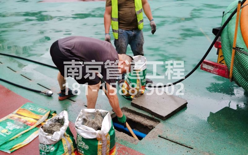 218三牌楼管道清淤